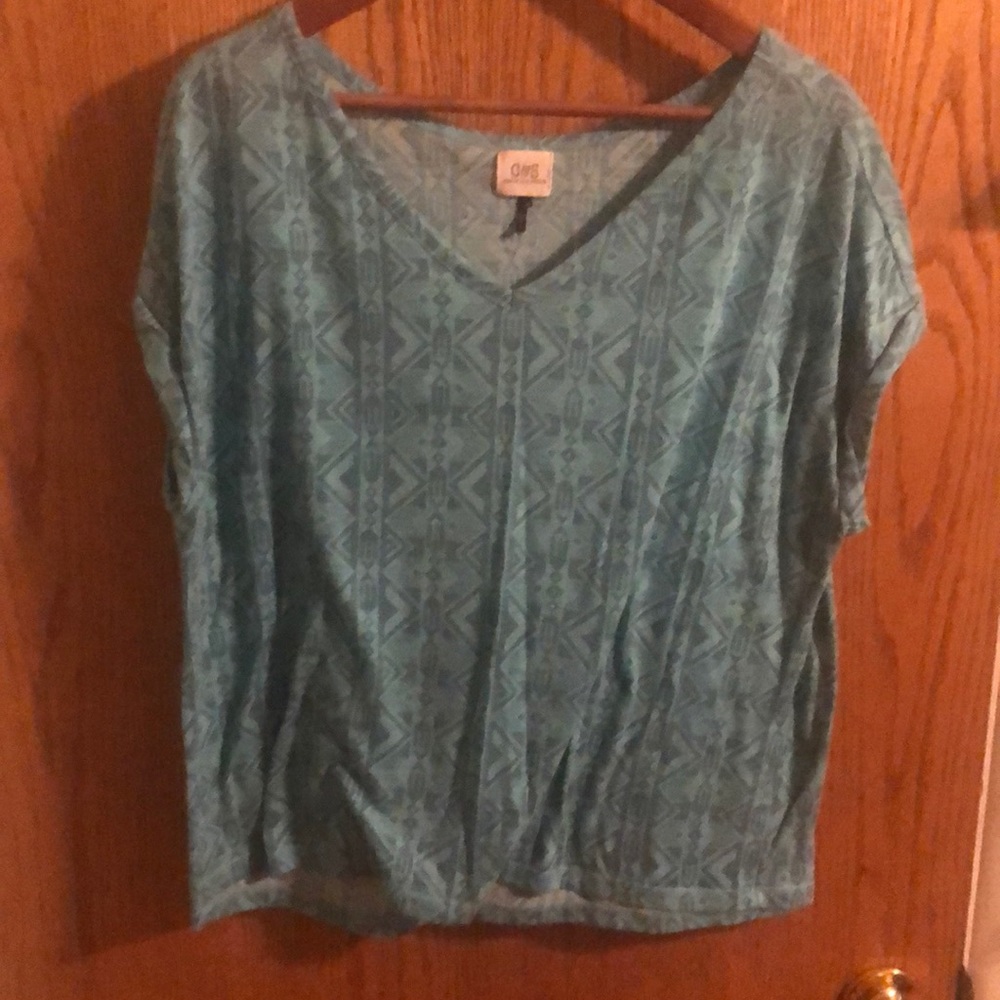 Cute turquoise Aztec print t shirt size XL
